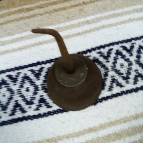 VINTAGE OIL CAN WITH TWIST OFF - Picture 4 of 9